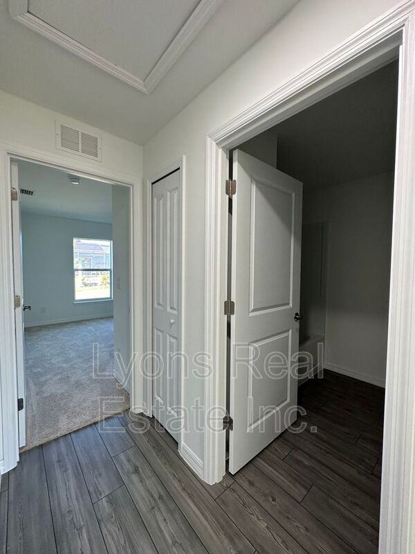 2604 Nw 8th Pl - Photo 6 of 18