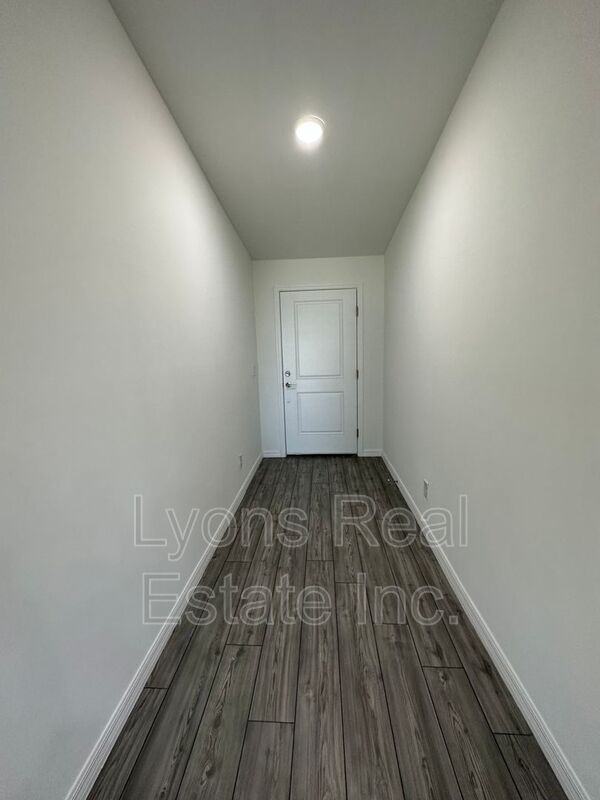 2604 Nw 8th Pl - Photo 3 of 18