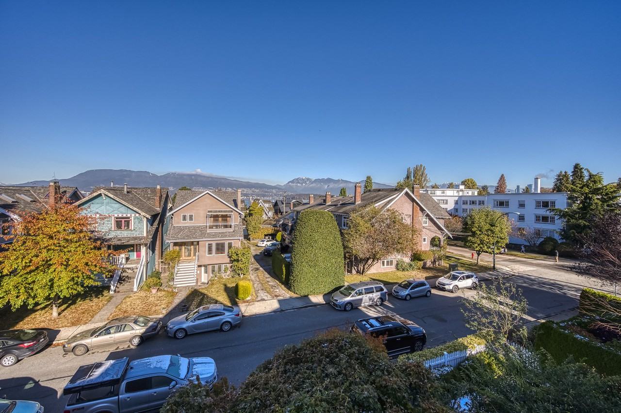 2966 West 2nd Avenue, Vancouver, BC V6K 1K4 3 Bedroom House for 6,500