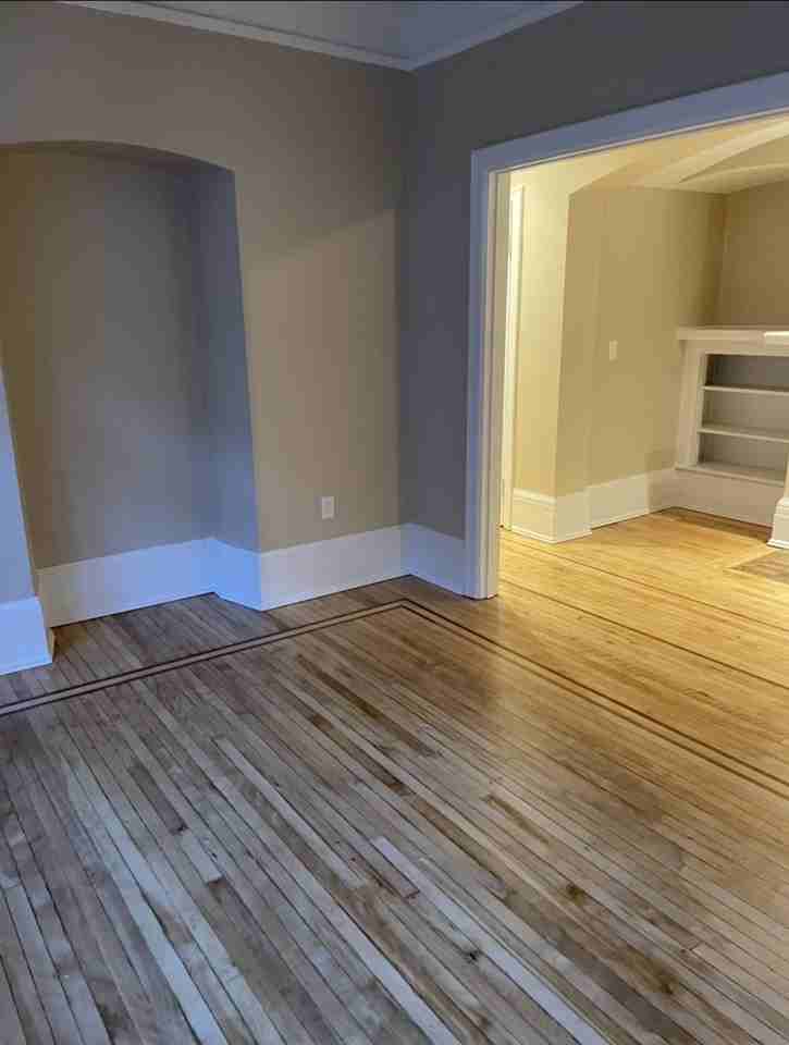 134 James St S - Photo 2 of 10