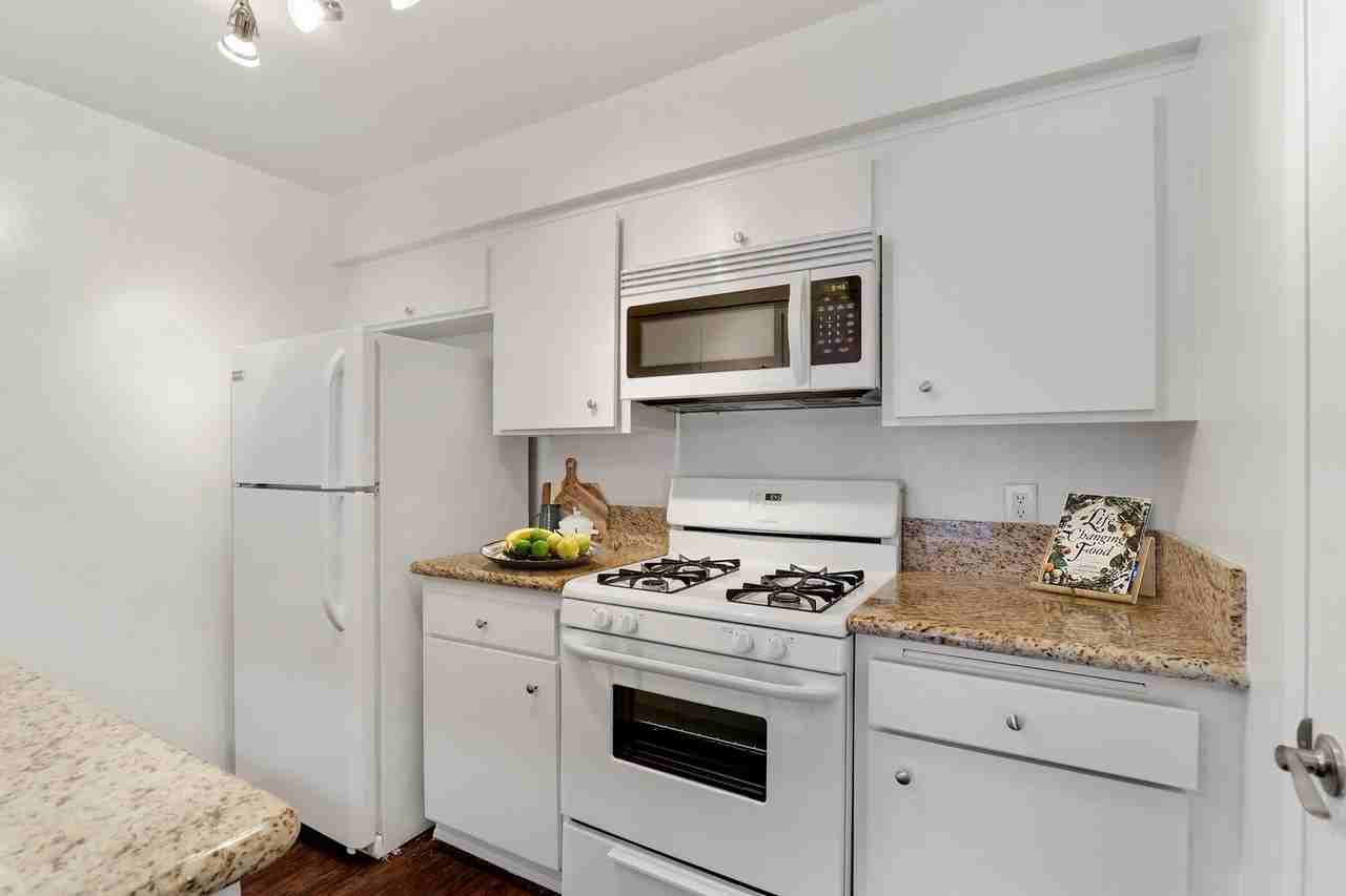 Manning Avenue - Photo 2 of 15