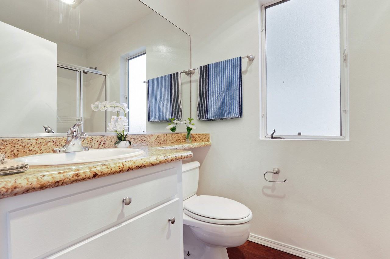 Manning Avenue - Photo 5 of 15