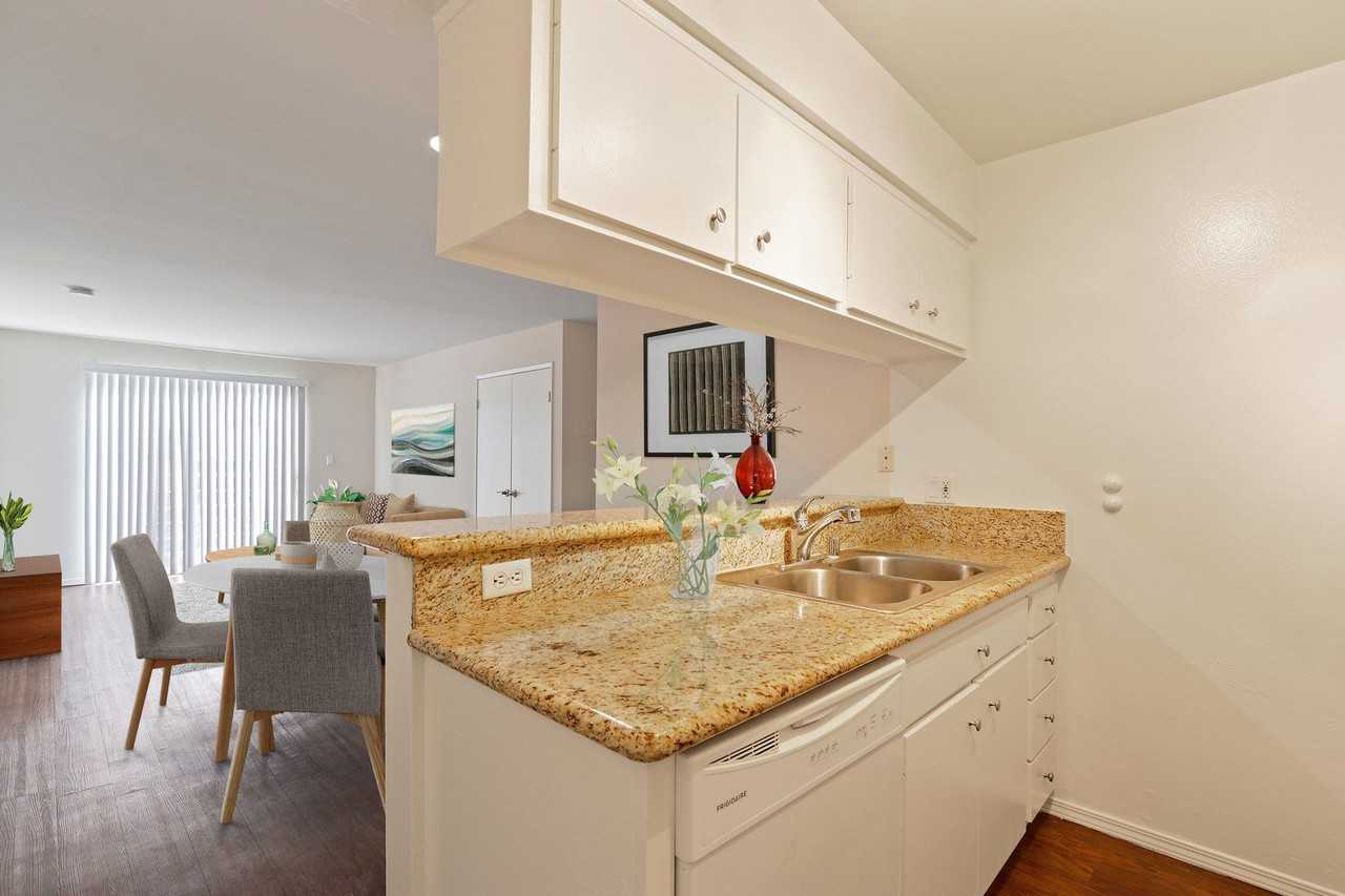 Manning Avenue - Photo 7 of 15