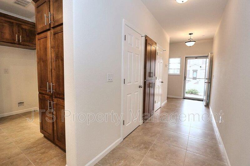 9200 Rioja St - Photo 4 of 50