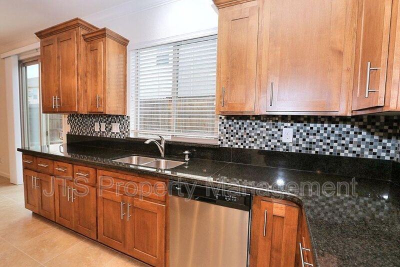 9200 Rioja St - Photo 7 of 50