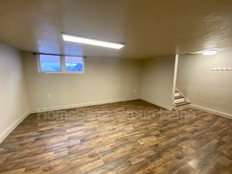 172 E 2nd S #2 - Photo 3 of 18