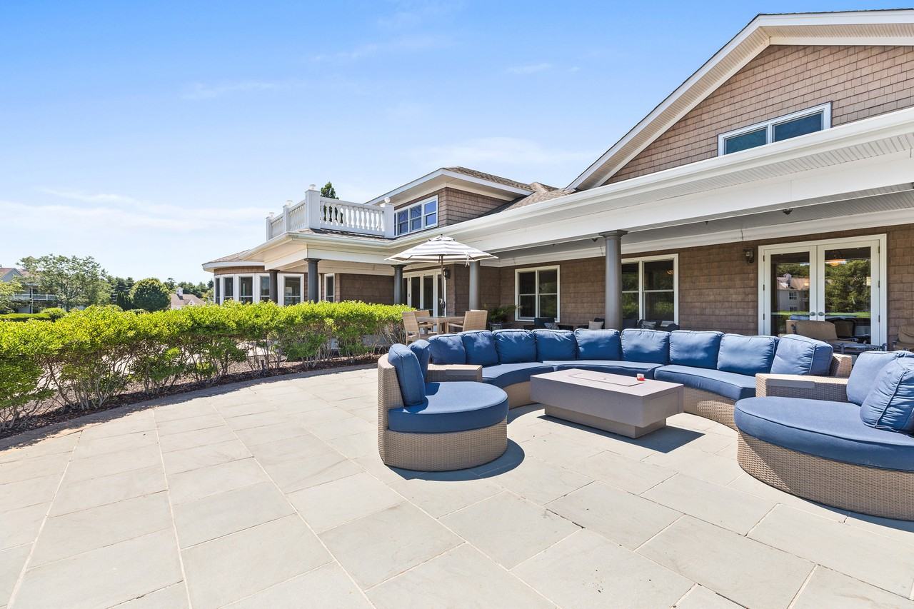 74 Walden Court - Photo 2 of 5