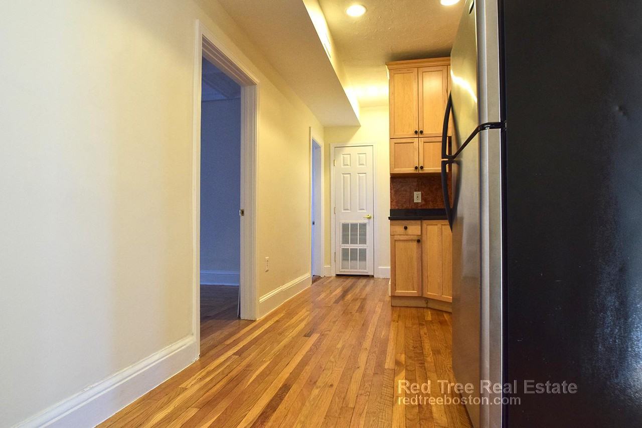 73 Thatcher St #302 - Photo 3 of 20