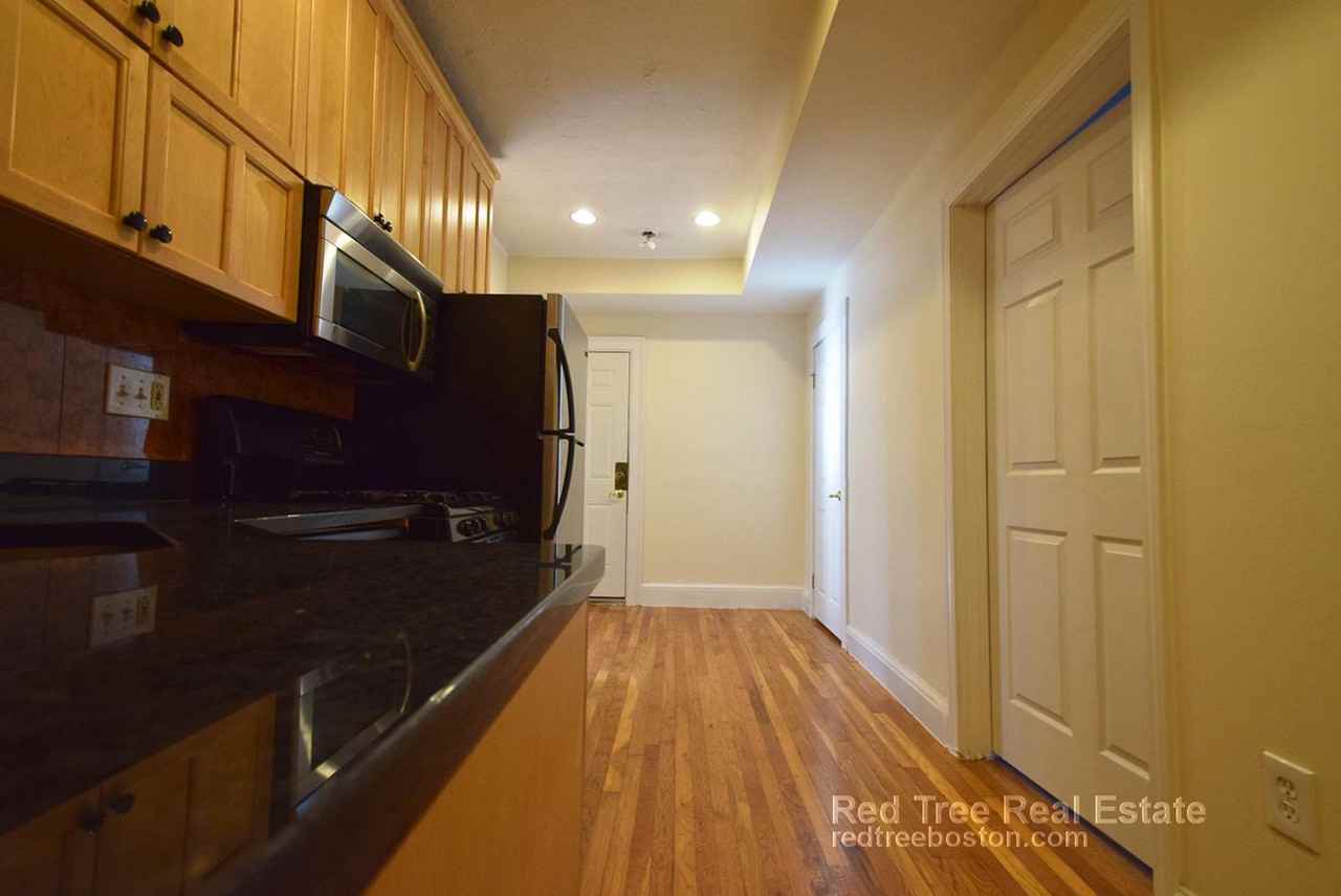 73 Thatcher St #302 - Photo 4 of 20