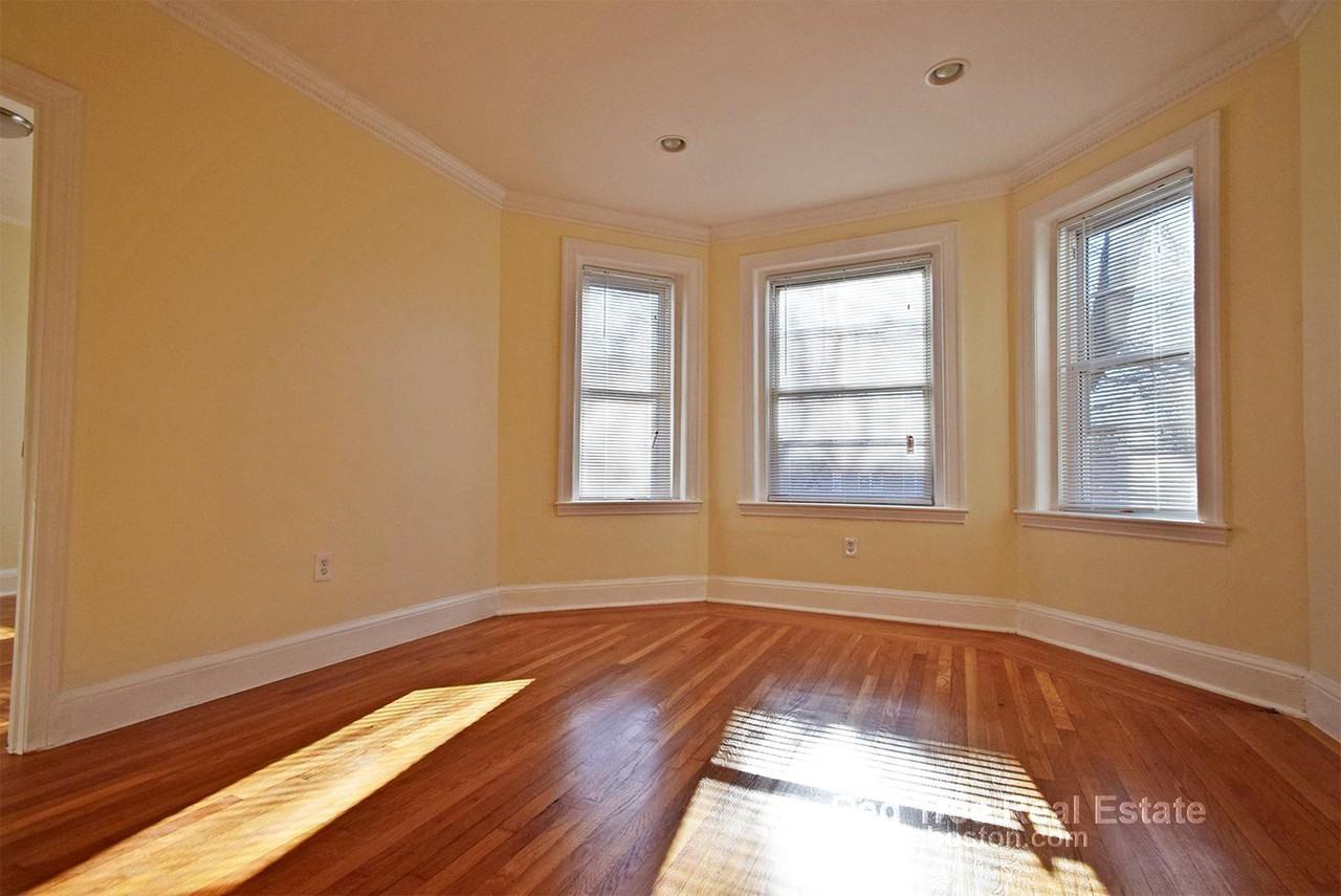 73 Thatcher St #302 - Photo 6 of 20