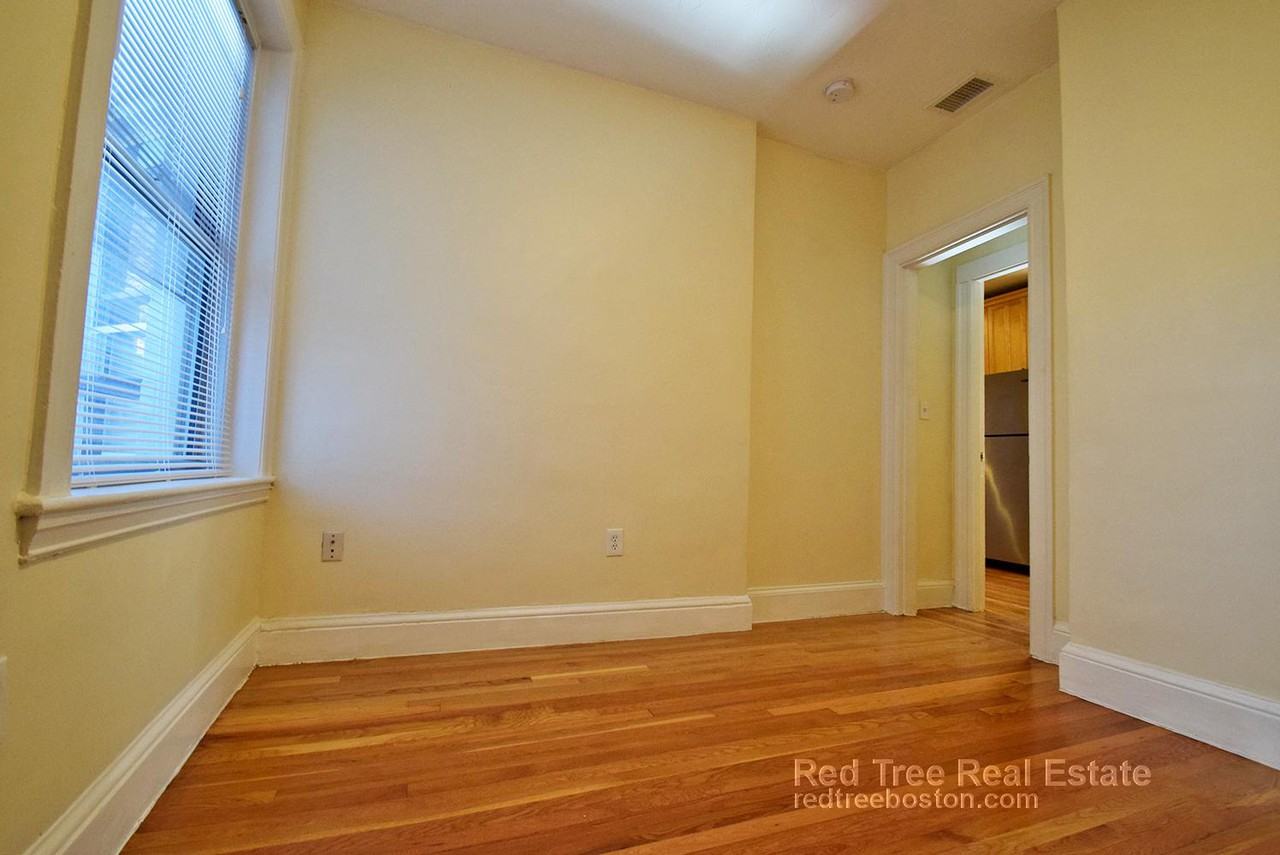 73 Thatcher St #302 - Photo 7 of 20