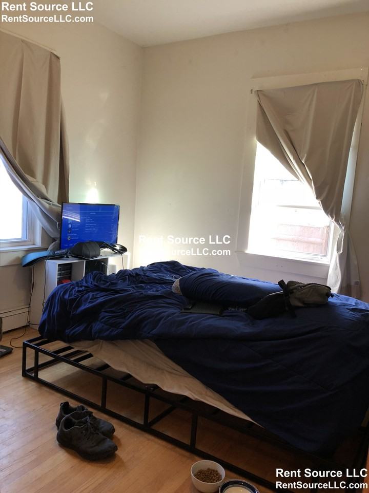 BEACON STREET #1 - Photo 4 of 12