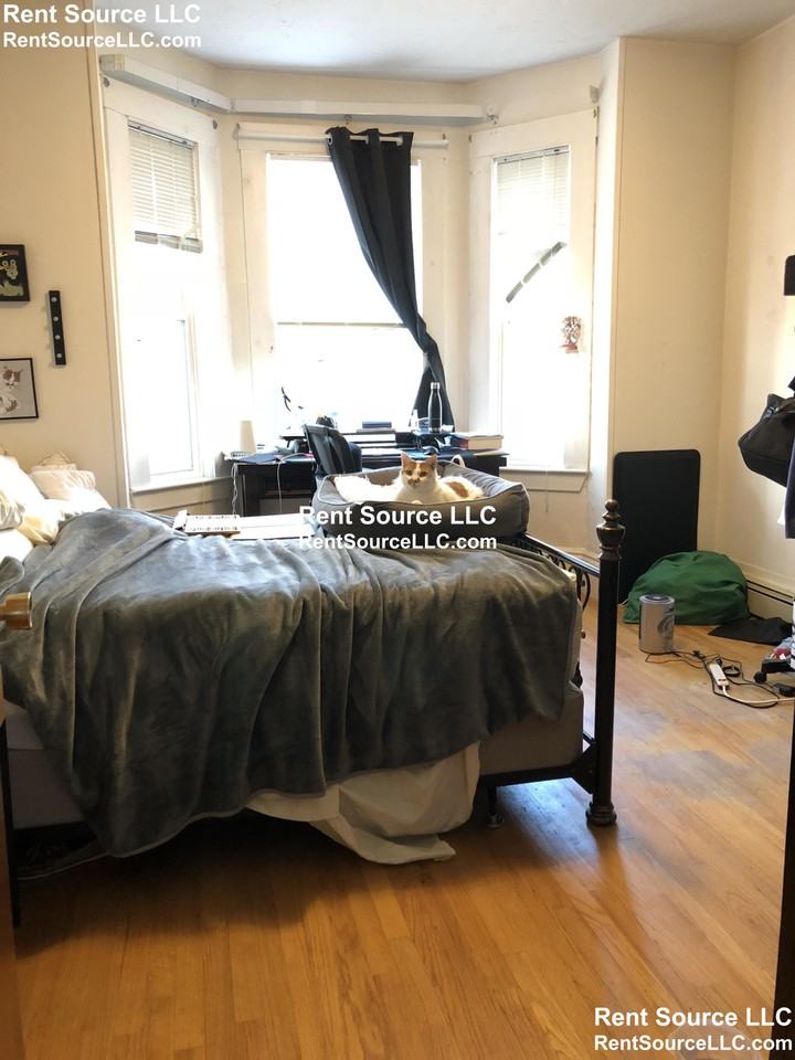 BEACON STREET #1 - Photo 6 of 12