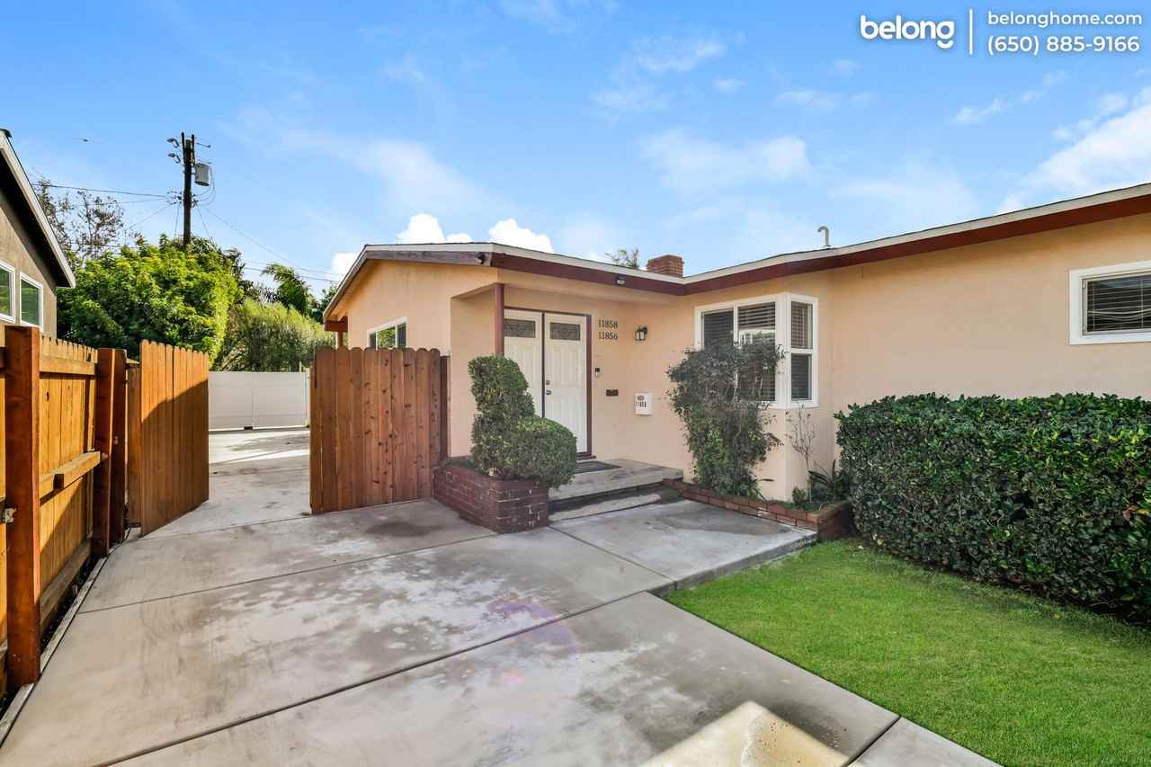 11858 Beatrice St - Photo 4 of 24