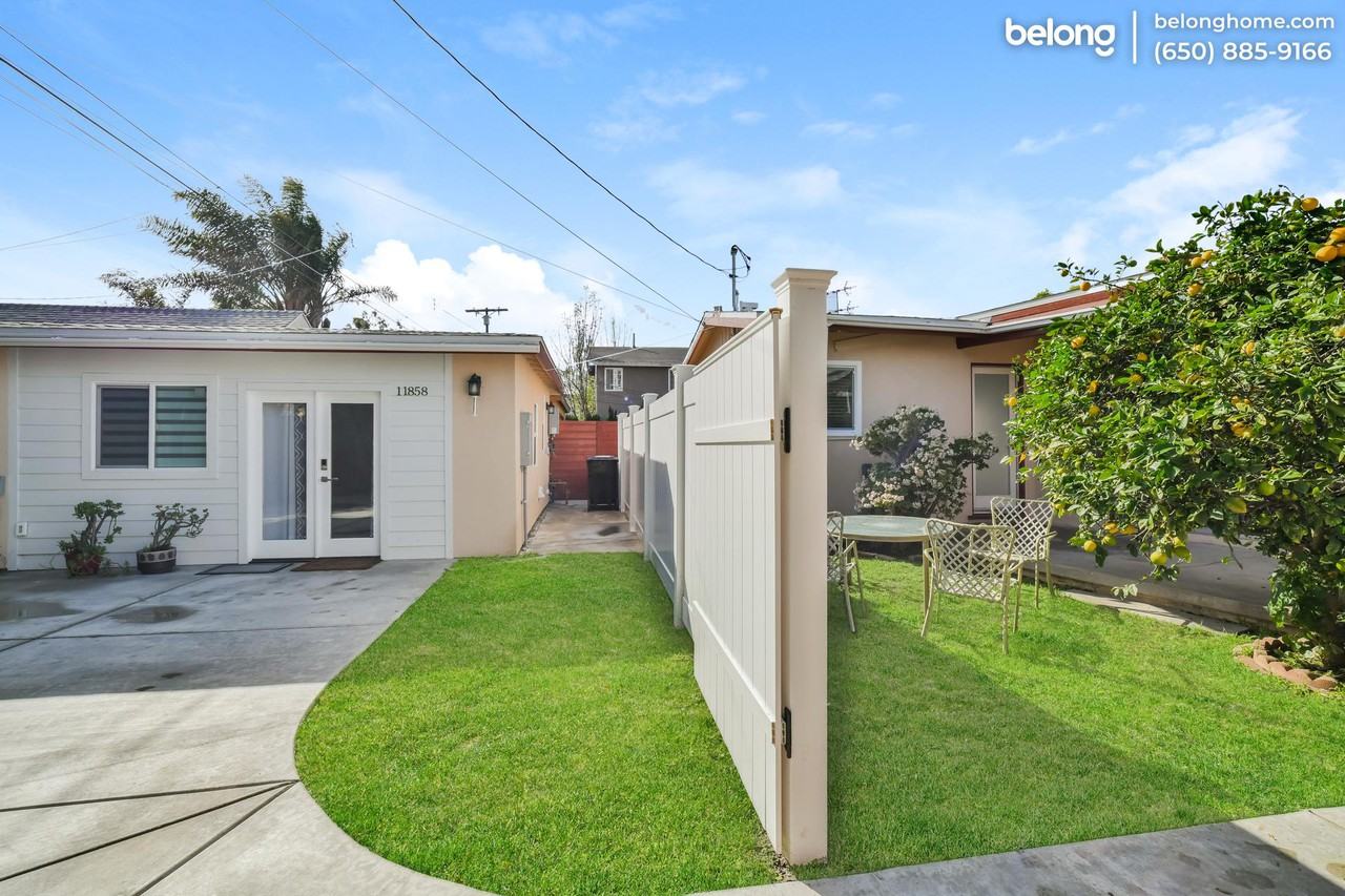 11858 Beatrice St - Photo 5 of 24