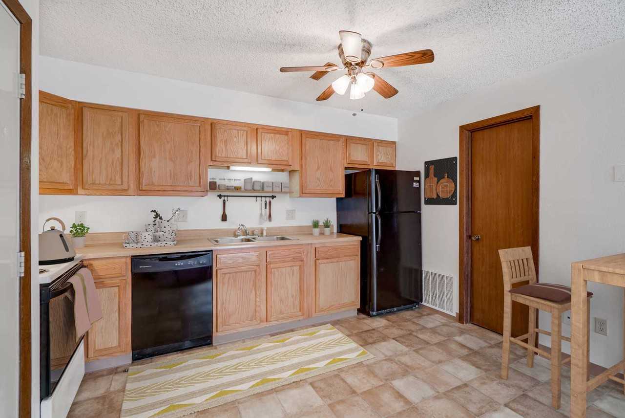 South View Apartments - Photo 2 of 5