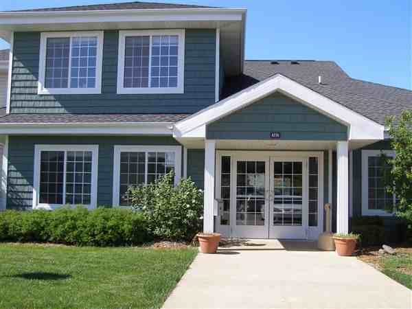 Rosewood - Photo 2 of 6