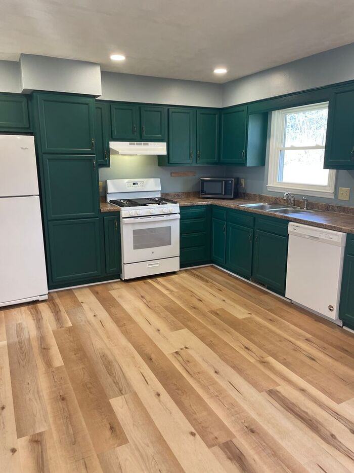 917 Olivette Rd, Asheville, NC 28804 3 Bedroom House for 2,400/month