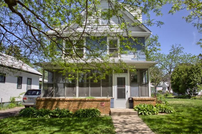 980 Oakdale Ave - Photo 2 of 5