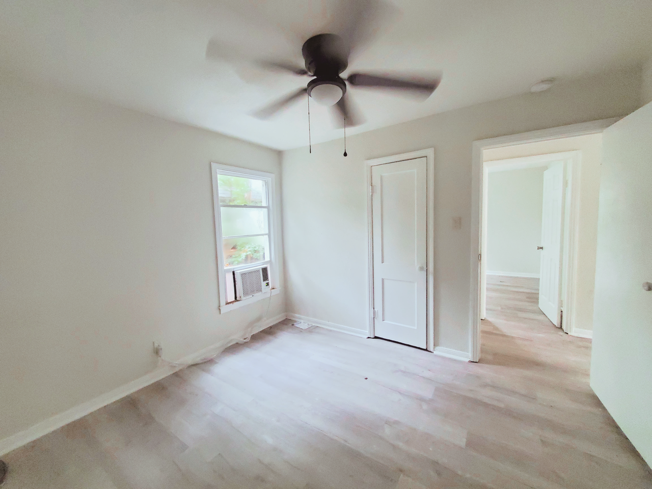 515 Carver St #1 - Photo 3 of 20
