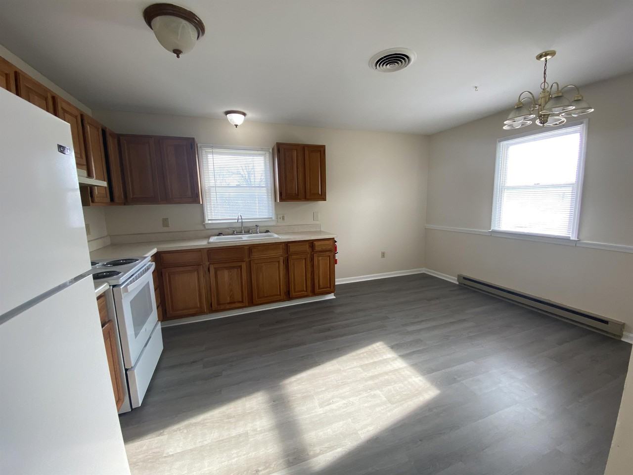 700 Thomas Lane - CUnit C #C - Photo 2 of 12