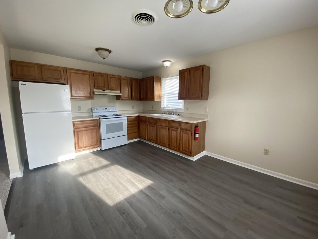 700 Thomas Lane - CUnit C #C - Photo 3 of 12