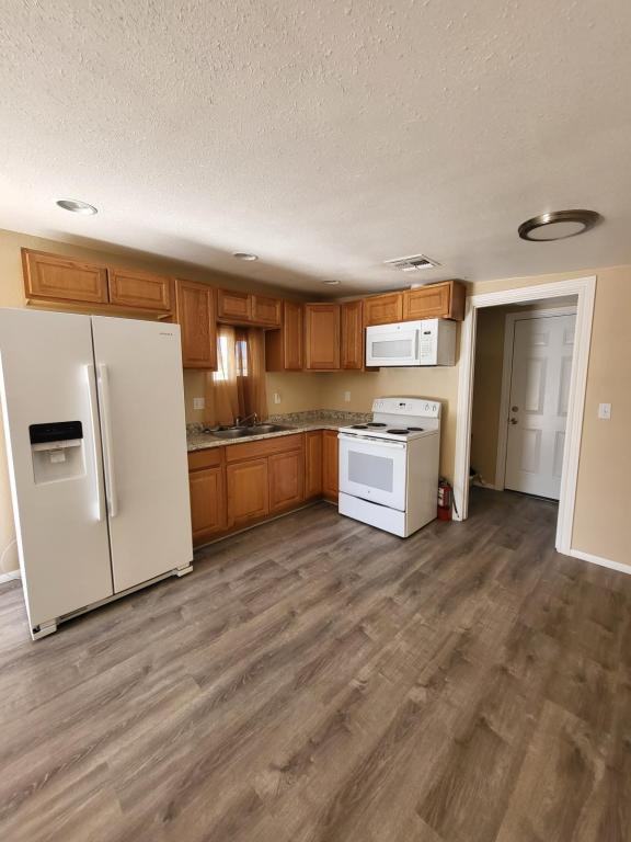 3795 E Lum Ave - Photo 3 of 11