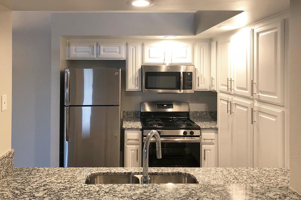 23855 Arroyo Park Dr - Photo 7 of 13