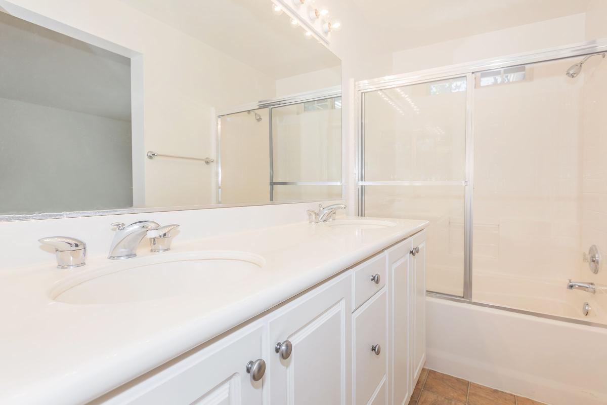 23855 Arroyo Park Dr - Photo 3 of 14