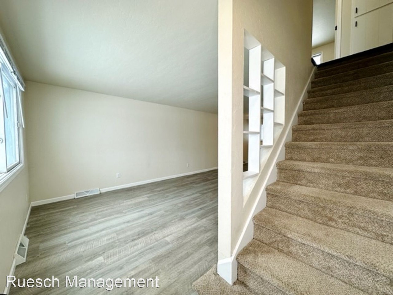 1186 Scheuring Rd - Photo 2 of 25