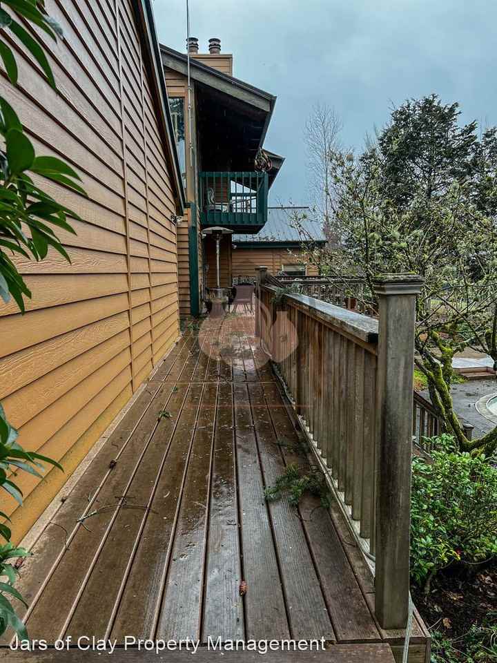 2000 N Scenic View Dr - Photo 2 of 18