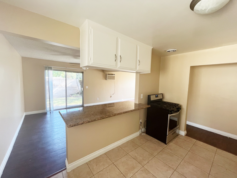 835 S Oaks Ave #D - Photo 3 of 27