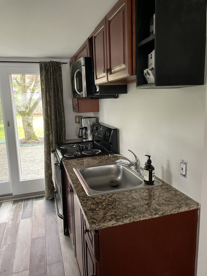 3 Janet Ct Unit 2 - Photo 2 of 16