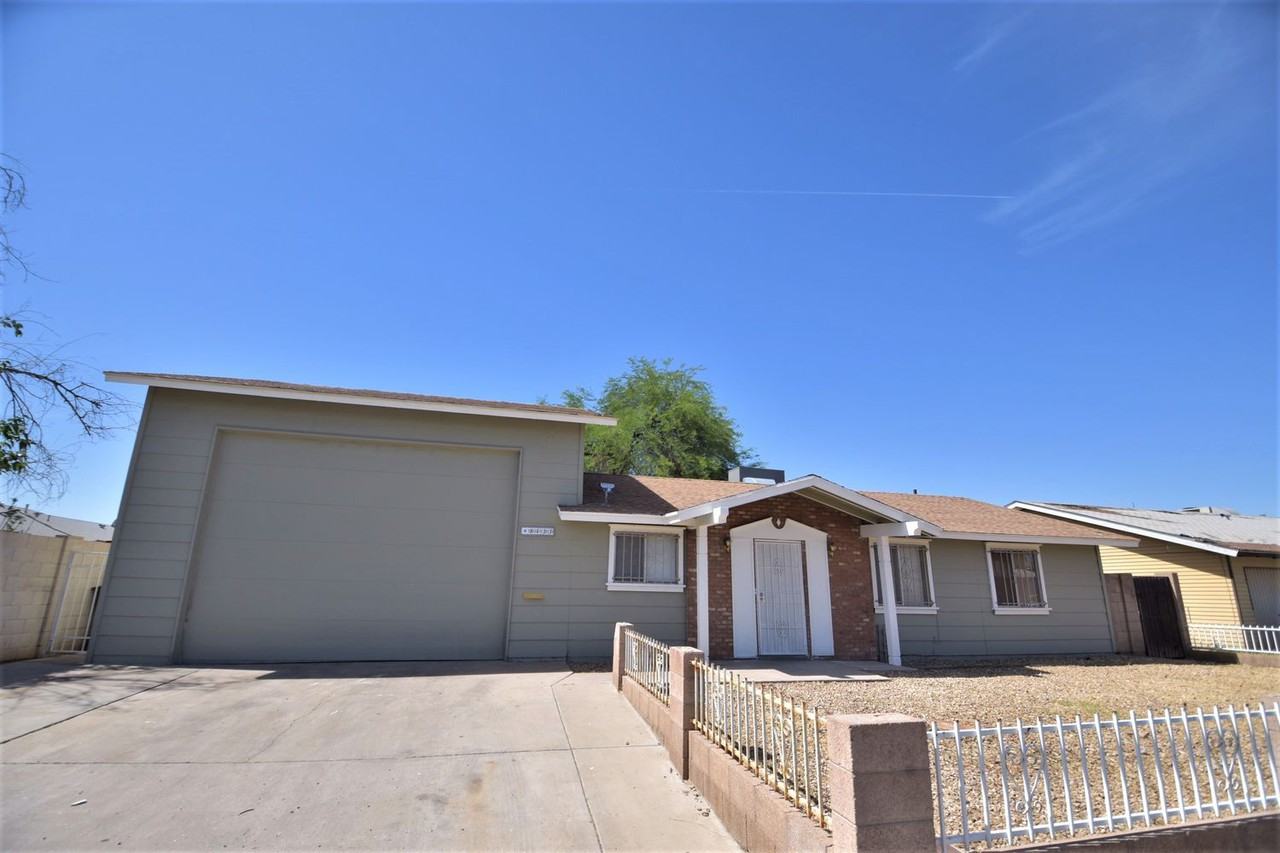 8433 W Clarendon Ave - Photo 2 of 18