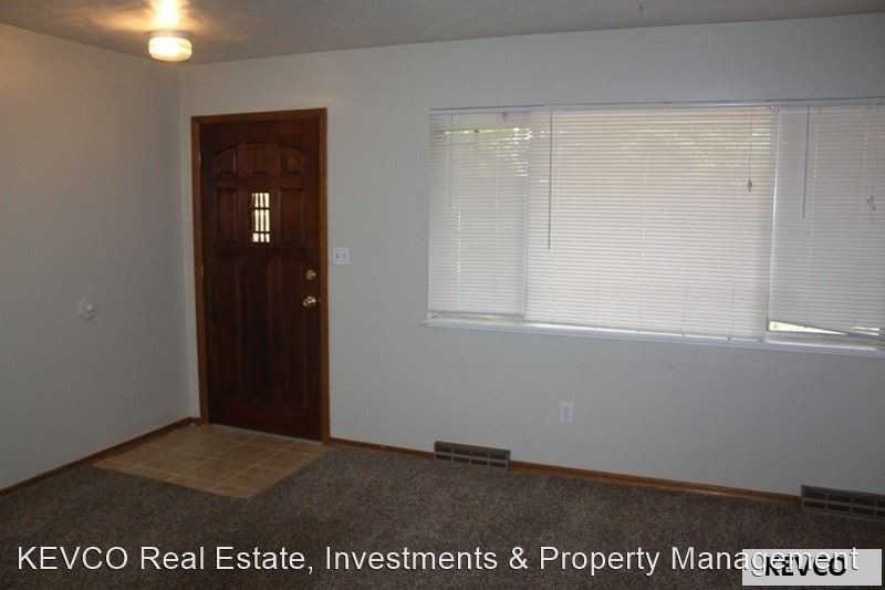 2424-2426 Clearview Ave - Photo 2 of 9