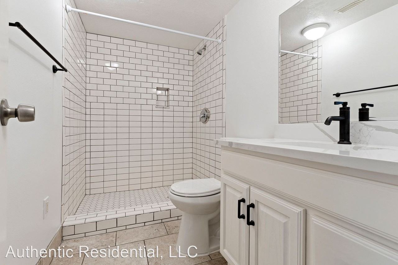 617 N 1050 W - Photo 3 of 14