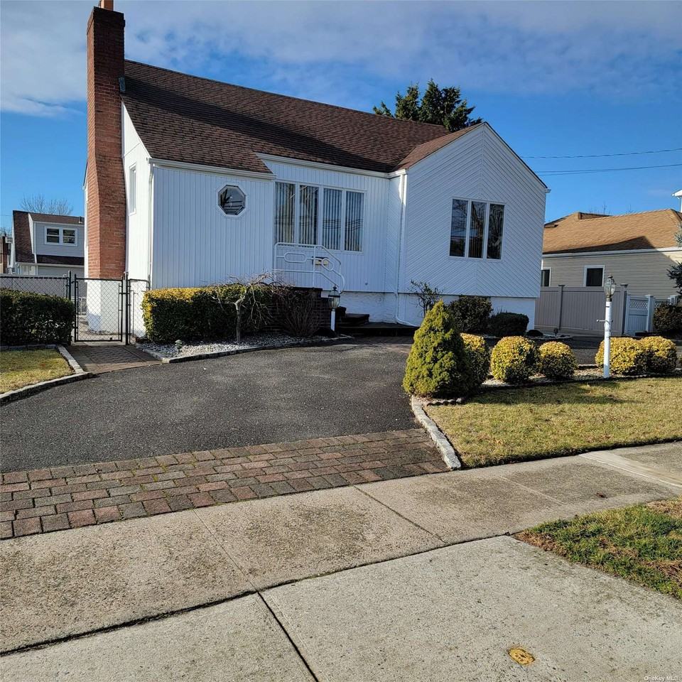 3340 Woodward St - Photo 3 of 26