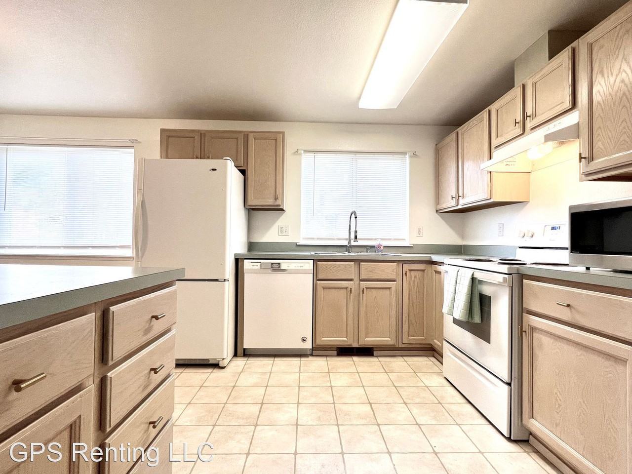 Beautiful Home on Private Lane - Photo 3 of 27