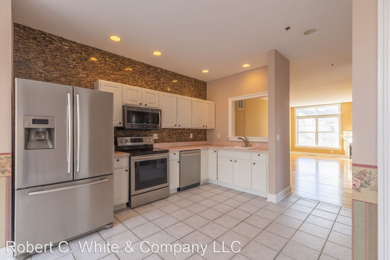 283 Silverbrook Rd #11 - Photo 3 of 35