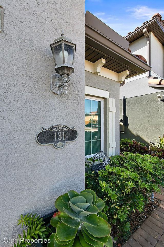 131 Redondo Dr - Photo 2 of 50