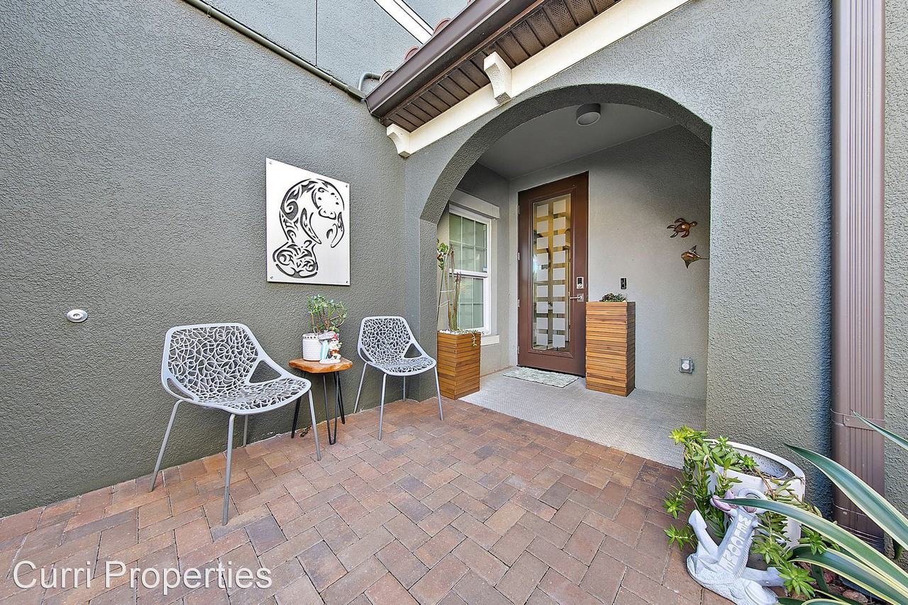 131 Redondo Dr - Photo 3 of 50