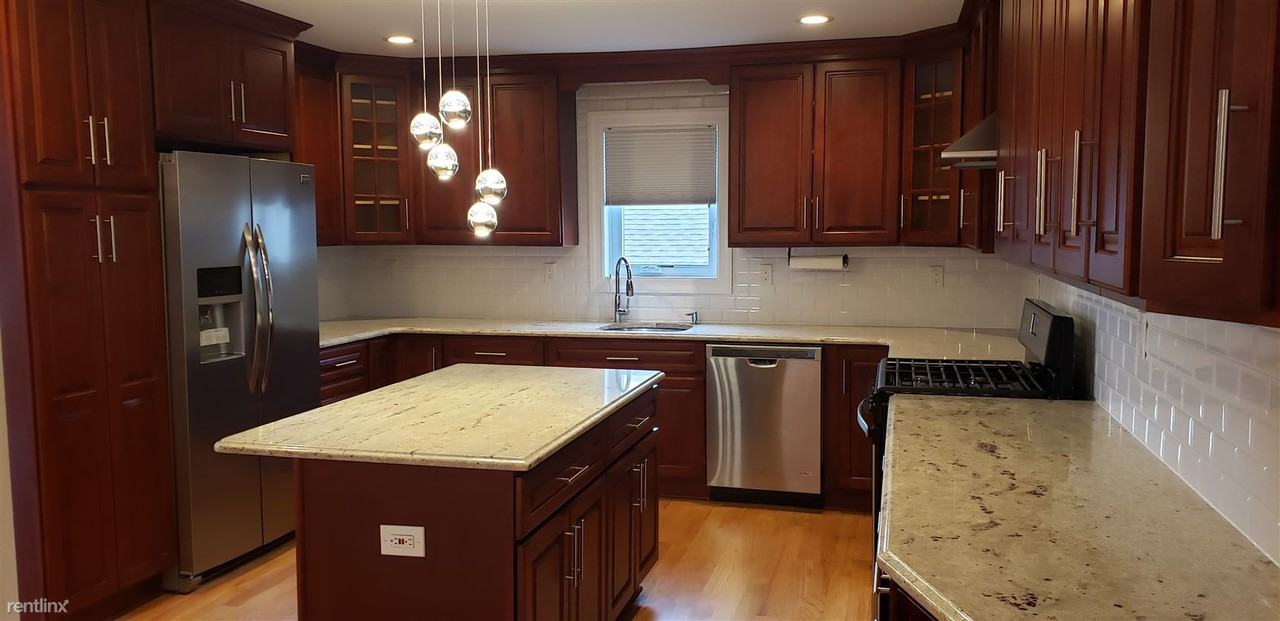 764 Edgewater Ave - Photo 2 of 28