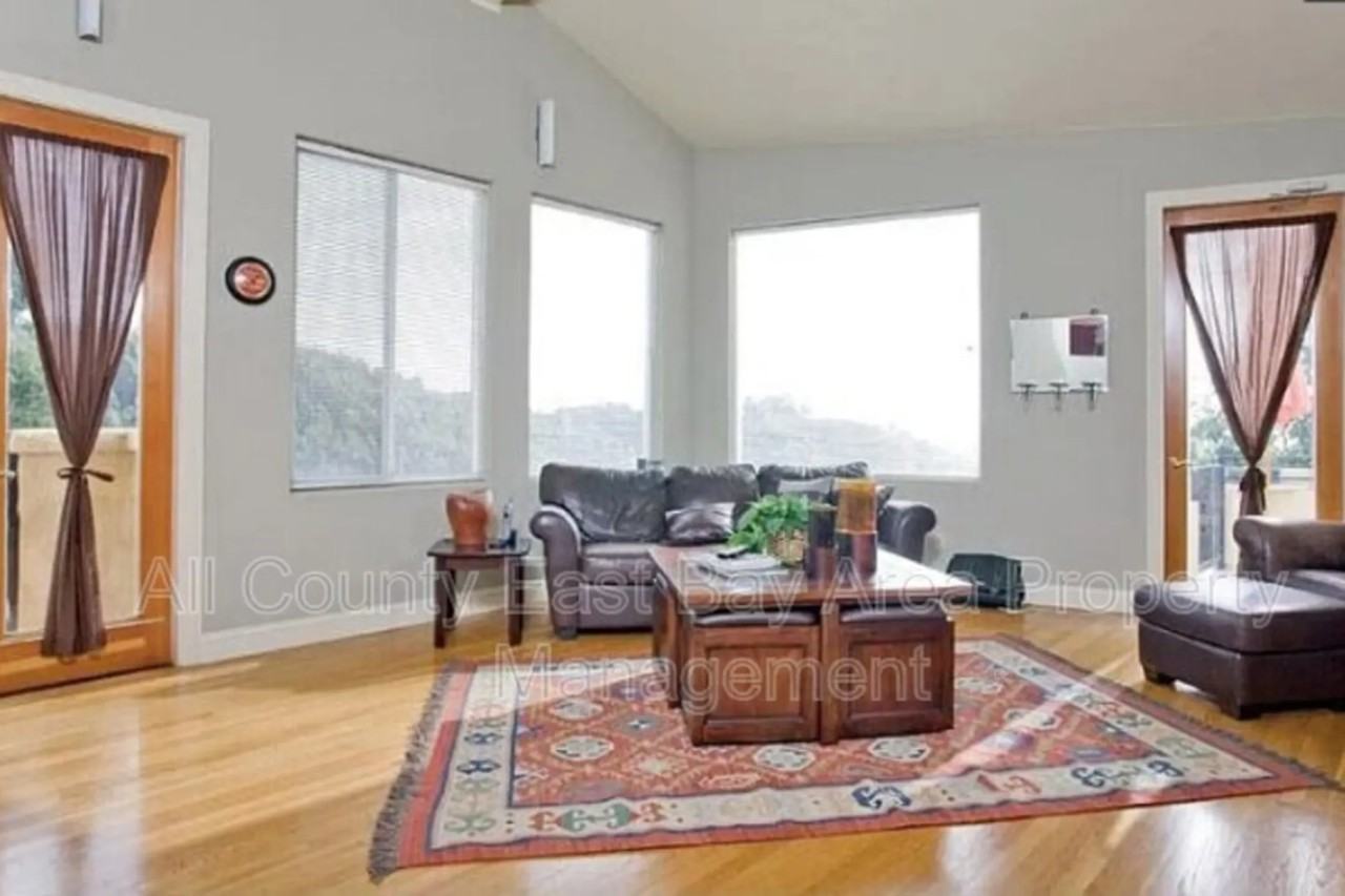 6840 Charing Cross Rd - Photo 2 of 19