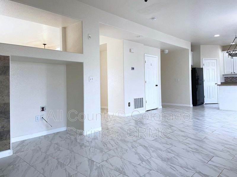 8355 Cedar Chase Dr - Photo 6 of 30