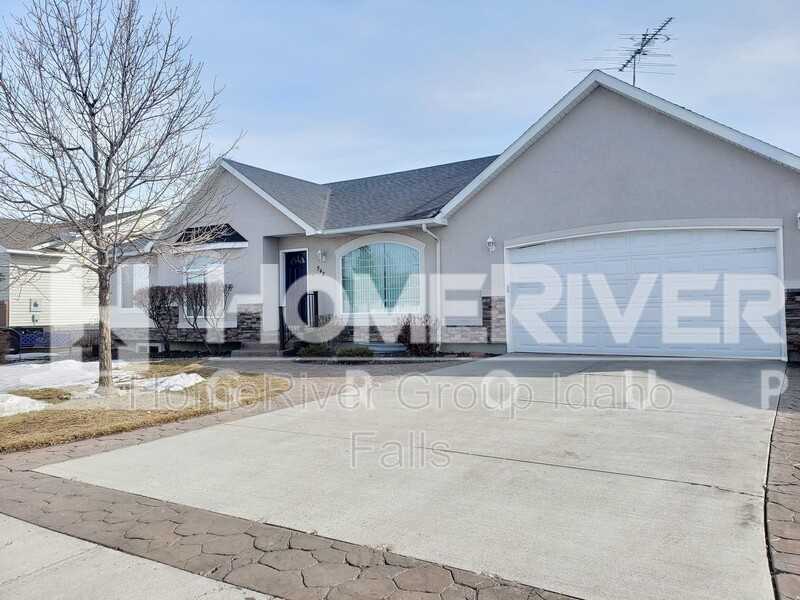 542 Marian St - Photo 2 of 26