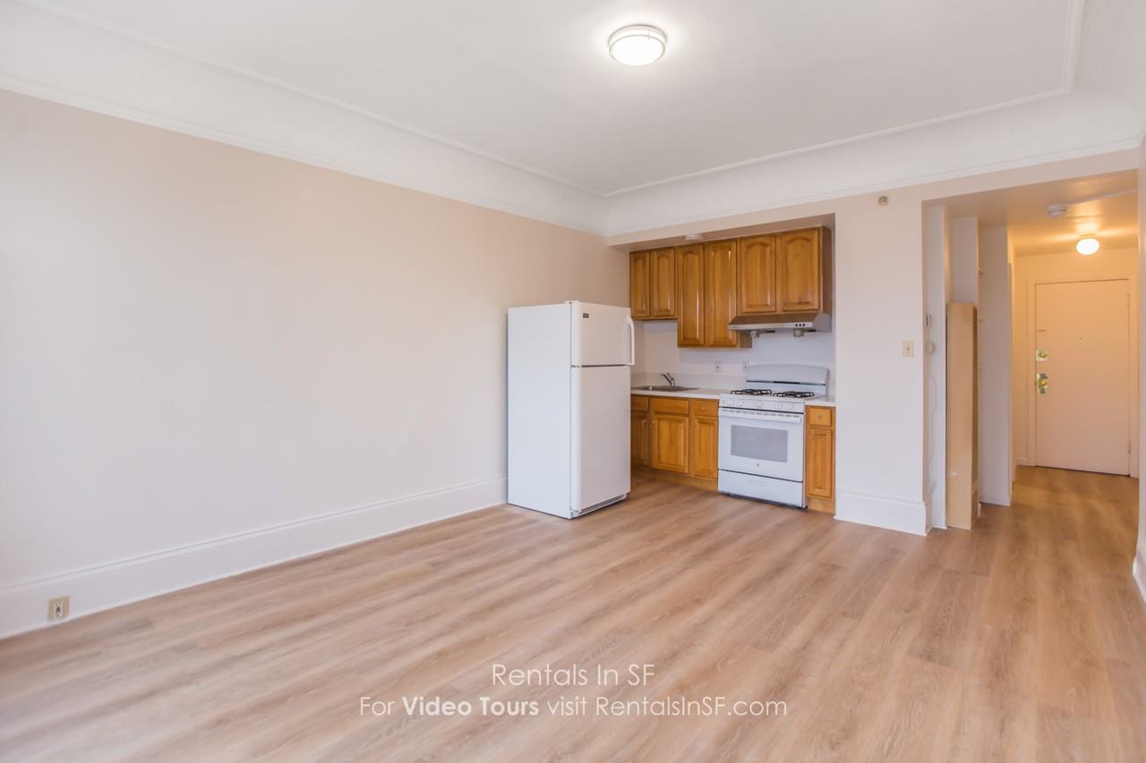 1343 Grove St #C - Photo 2 of 10