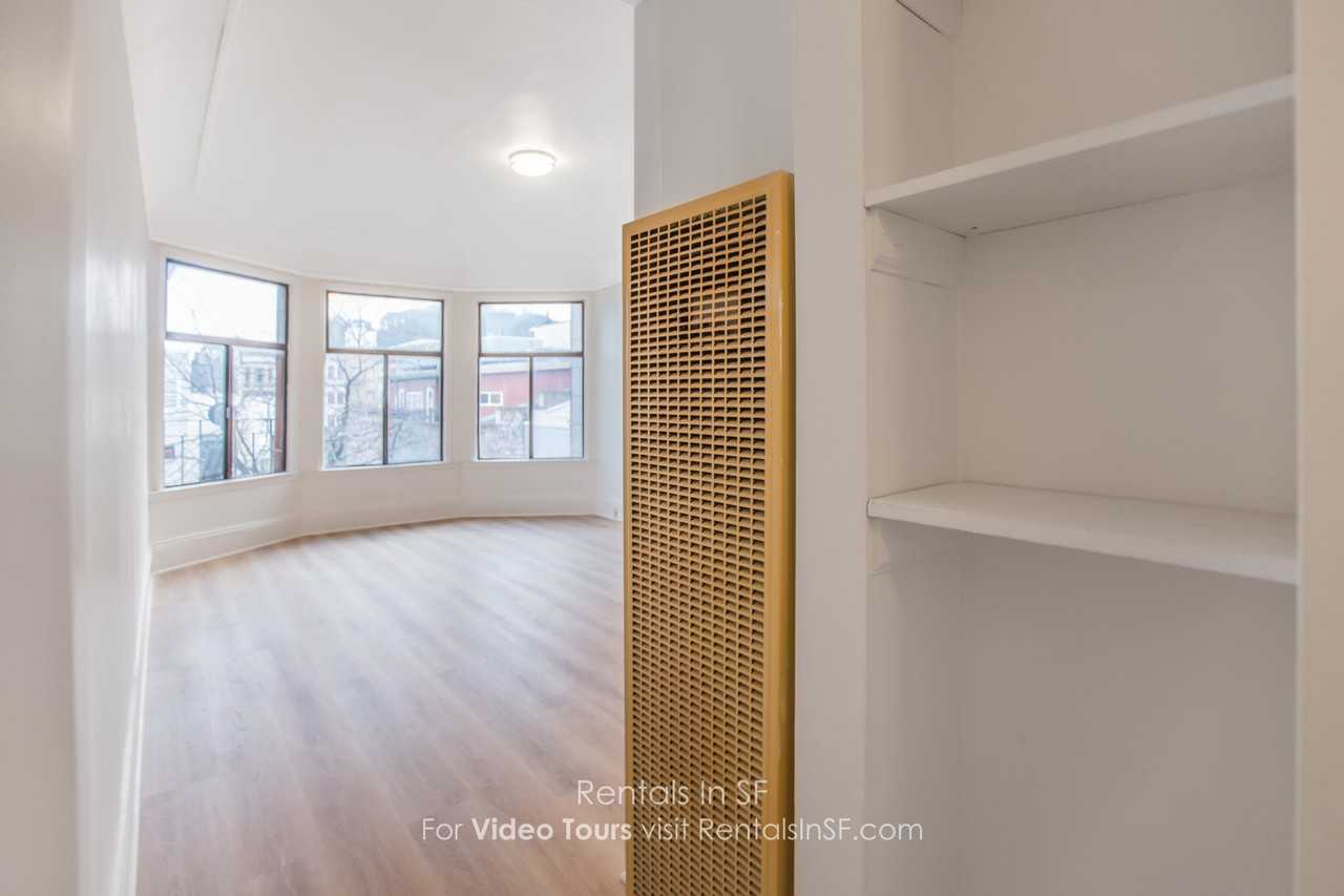 1343 Grove St #C - Photo 4 of 10