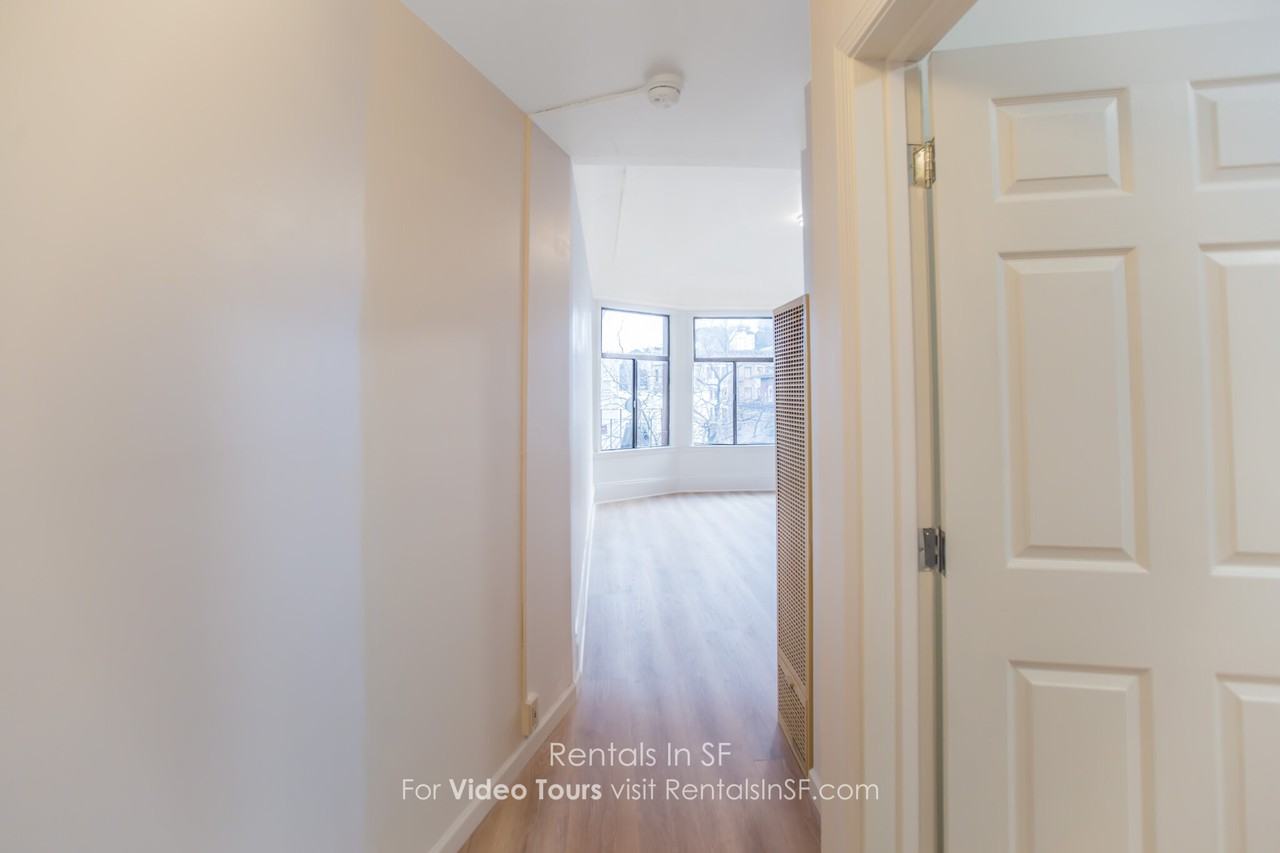 1343 Grove St #C - Photo 5 of 10