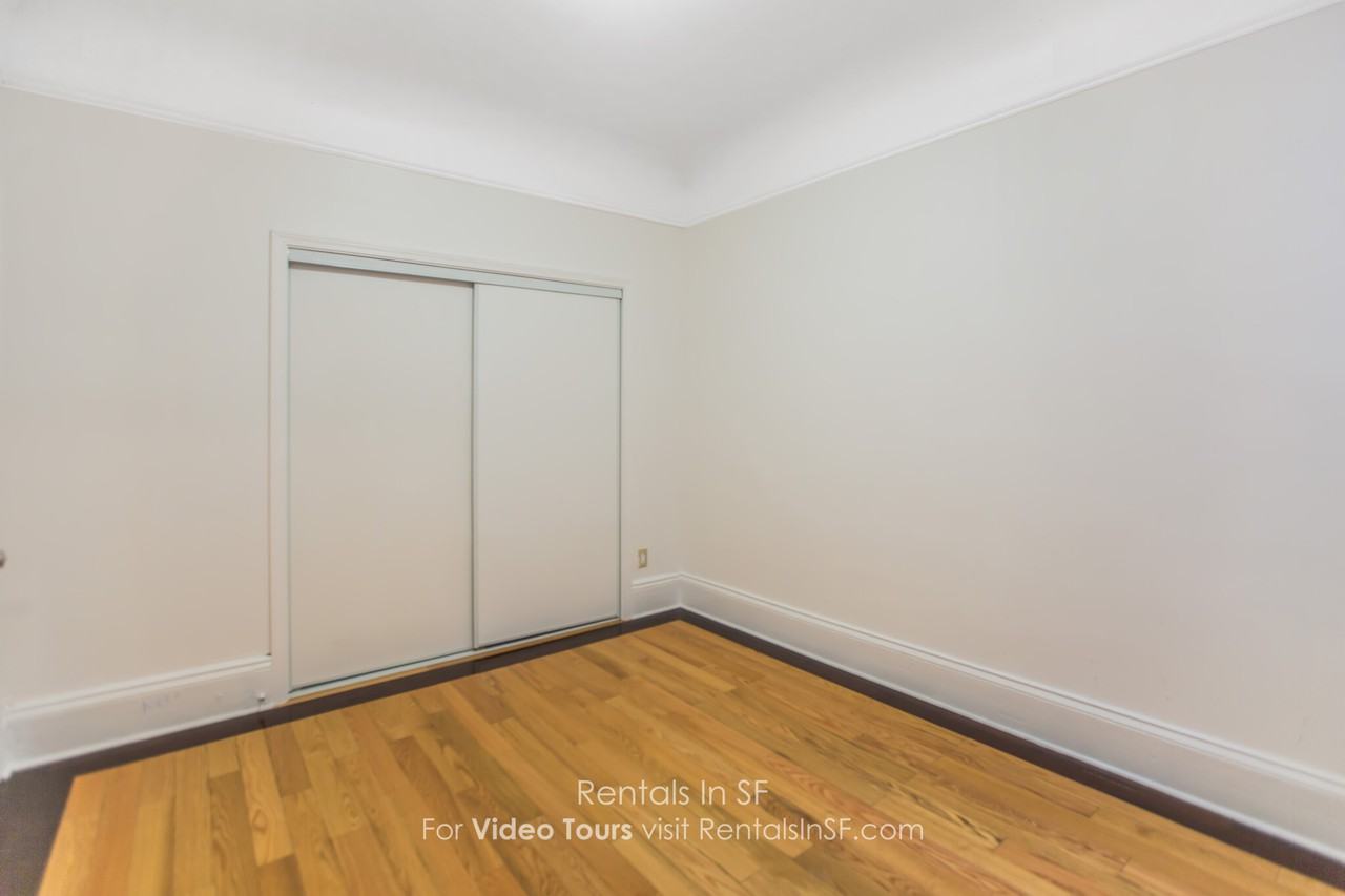 1343 Grove St #C - Photo 7 of 10