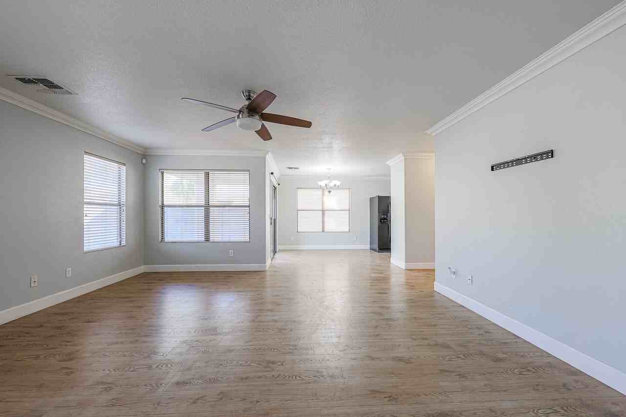 3668 E Orchid Ln - Photo 5 of 31